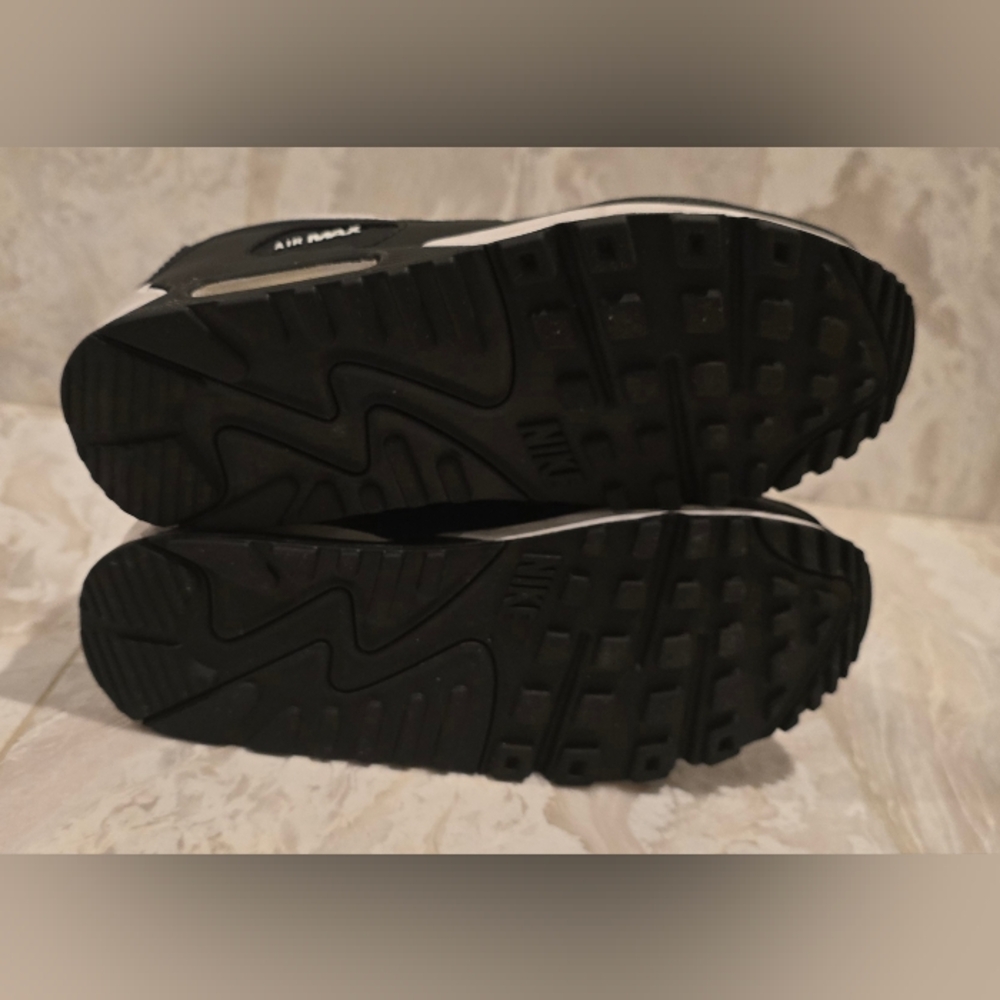 Nike Air Max Black & White Sneakers - Picture 7 of 12